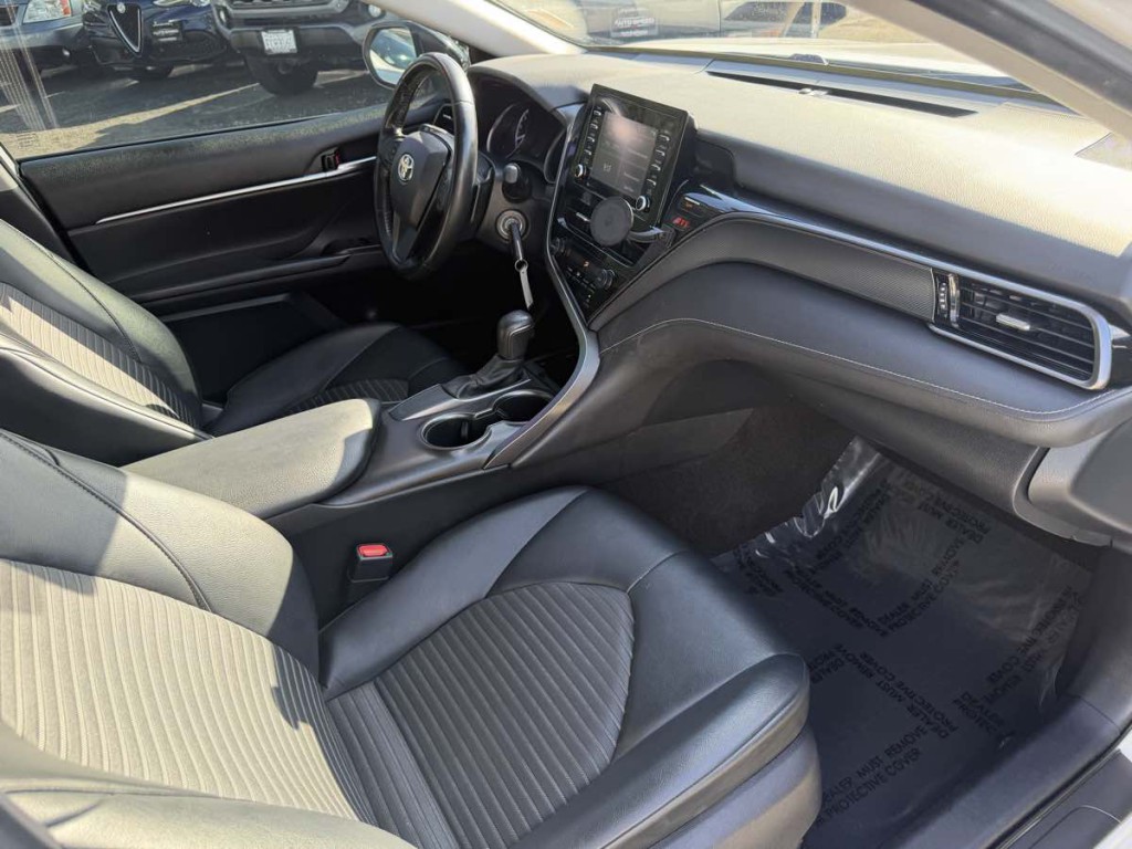 2021 Toyota Camry Image 10