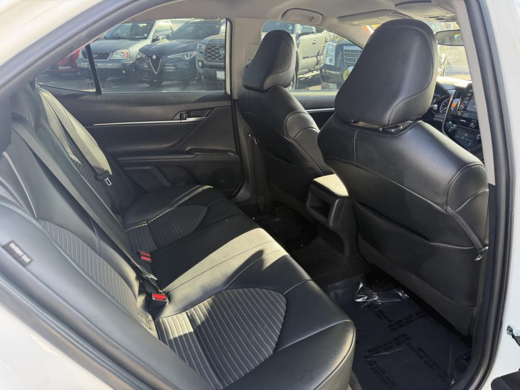 2021 Toyota Camry Image 11