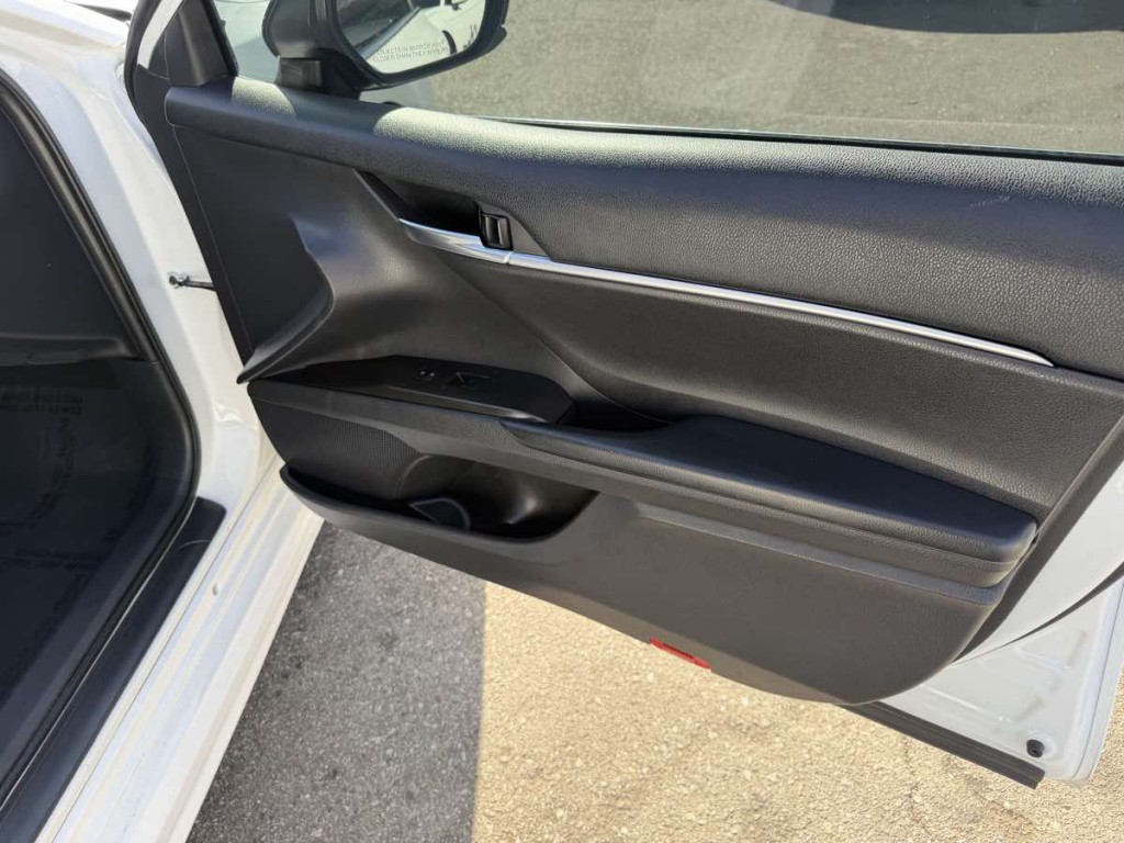 2021 Toyota Camry Image 12