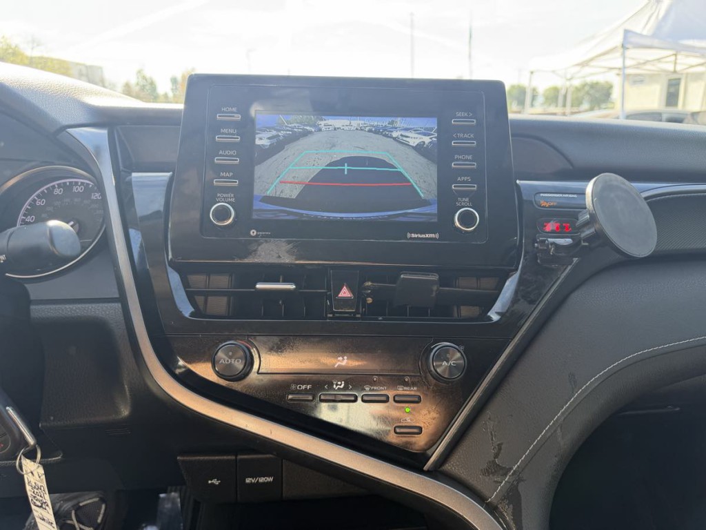 2021 Toyota Camry Image 18