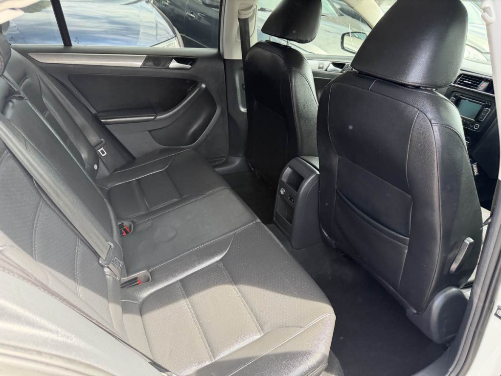 2014 Volkswagen Jetta Image 10