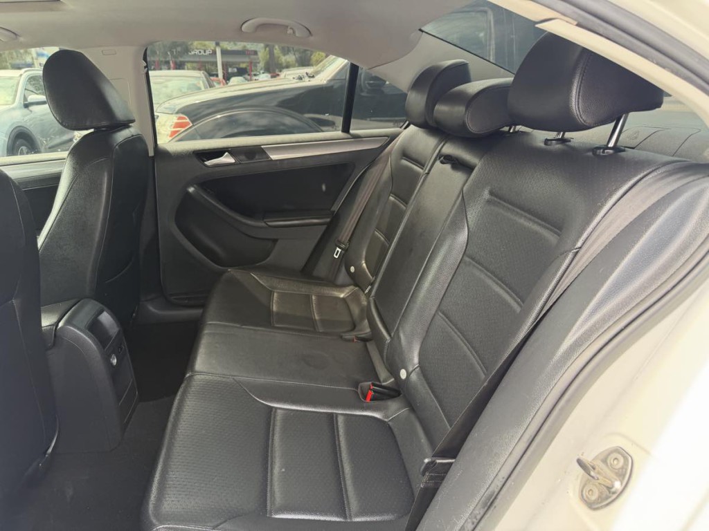 2014 Volkswagen Jetta Image 11