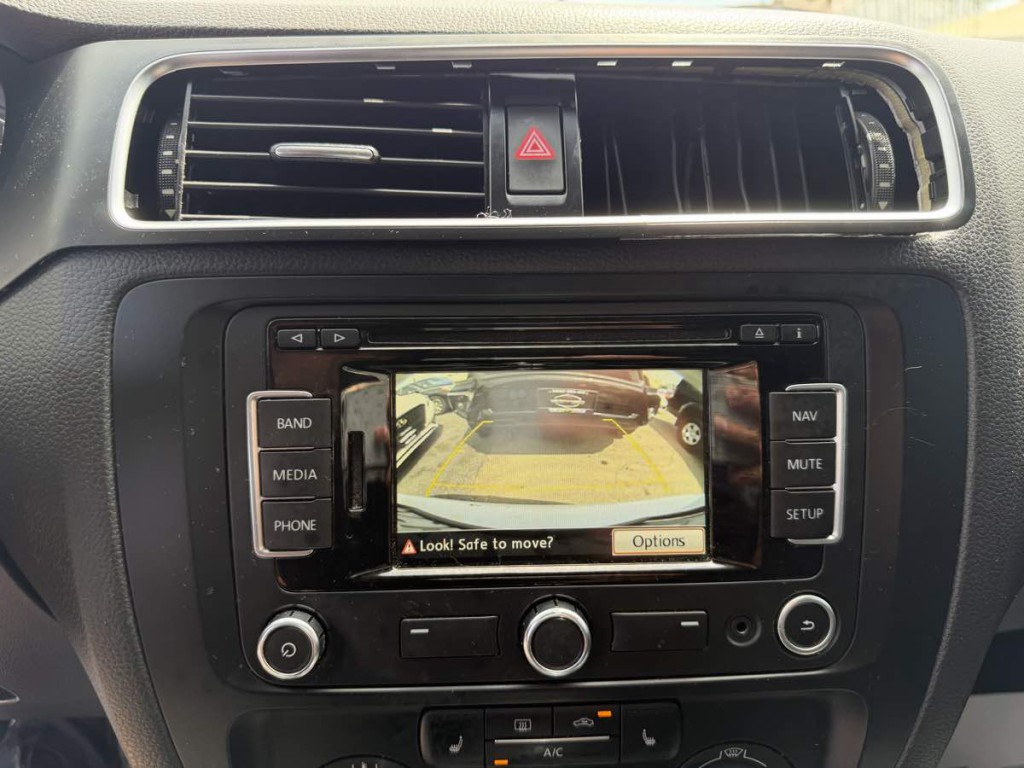 2014 Volkswagen Jetta Image 19