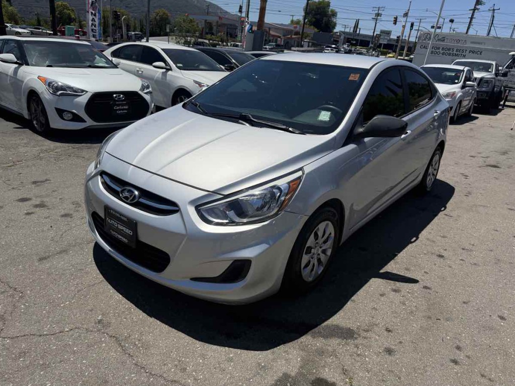 2017 Hyundai Accent Image 3
