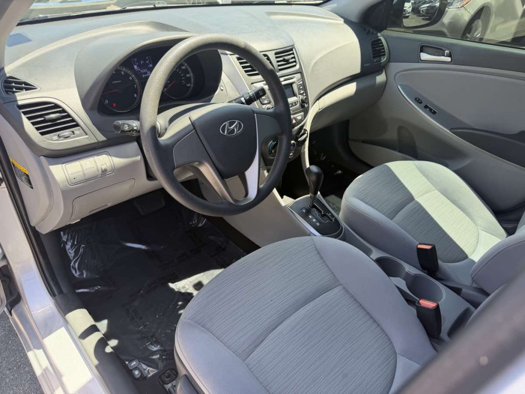 2017 Hyundai Accent Image 8