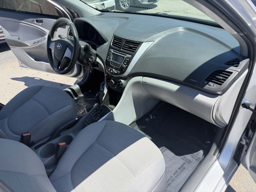2017 Hyundai Accent Image 14