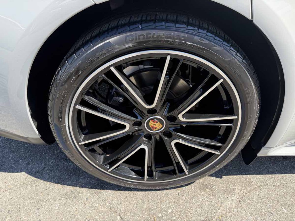 2023 Porsche Panamera Image 7