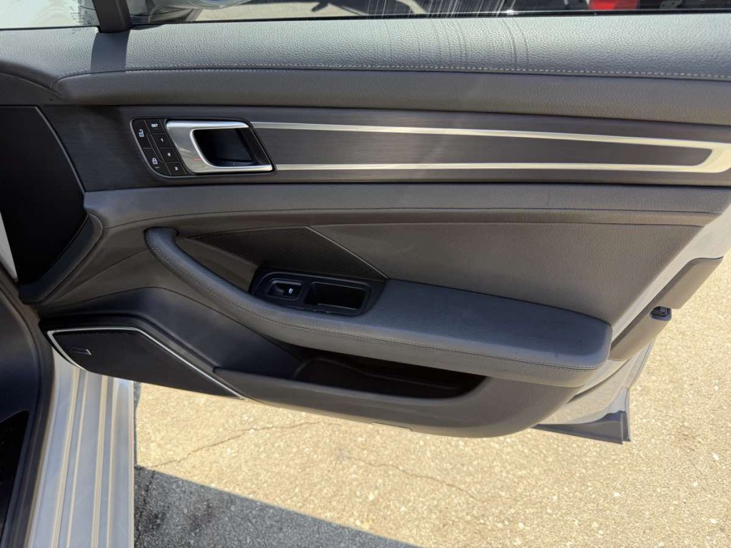 2023 Porsche Panamera Image 14