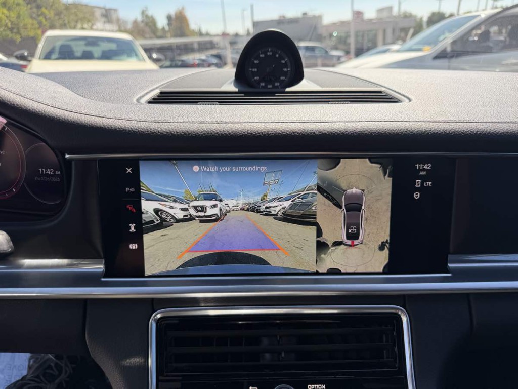 2023 Porsche Panamera Image 27