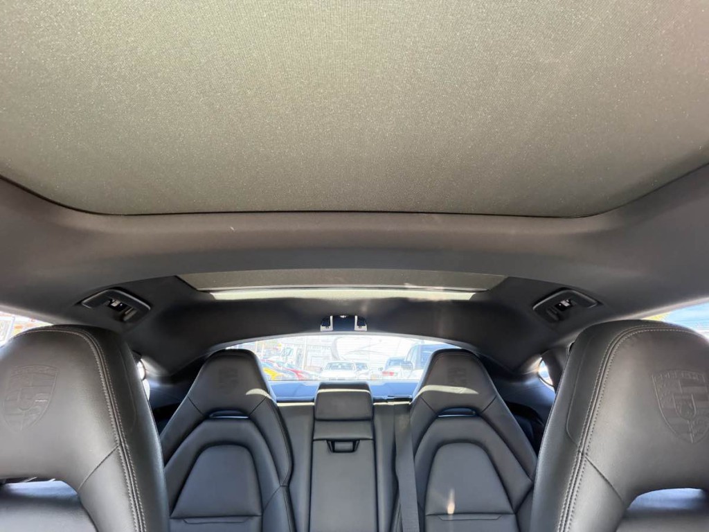 2023 Porsche Panamera Image 28