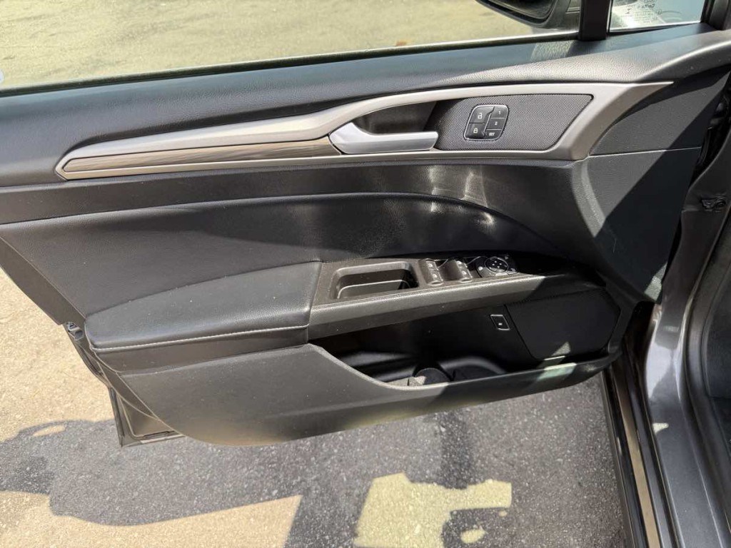 2018 Ford Fusion Image 9