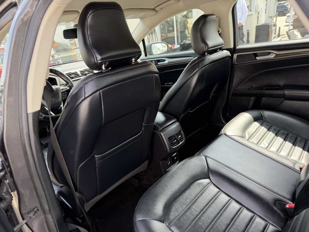 2018 Ford Fusion Image 12