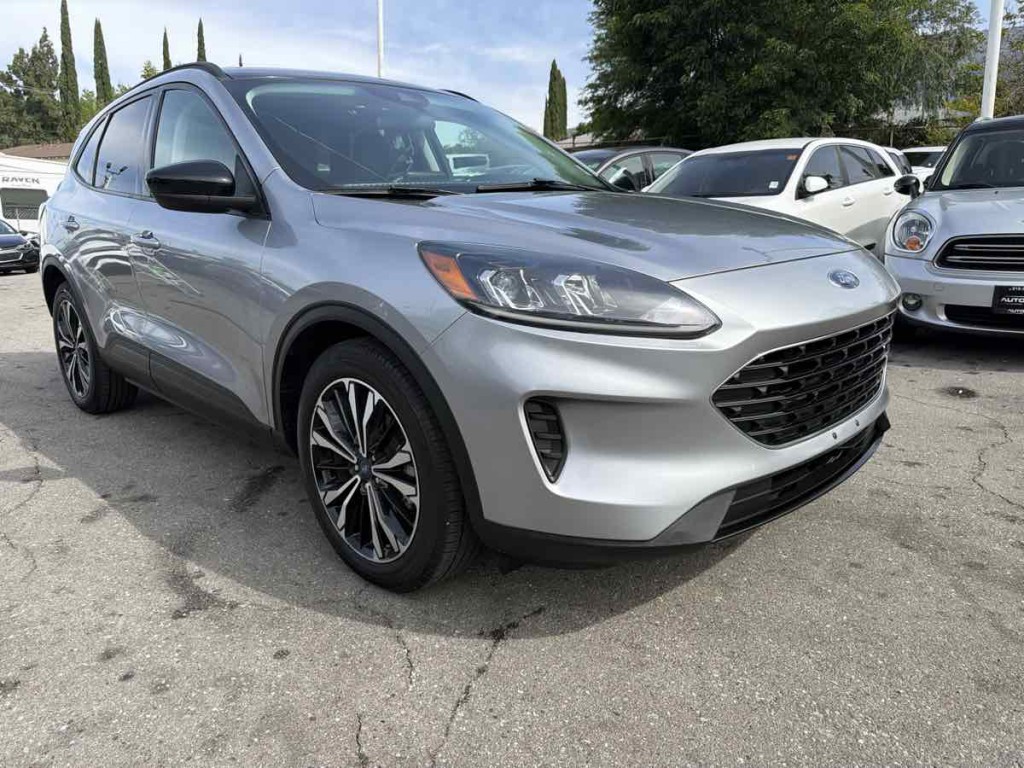 2022 Ford Escape Image 1