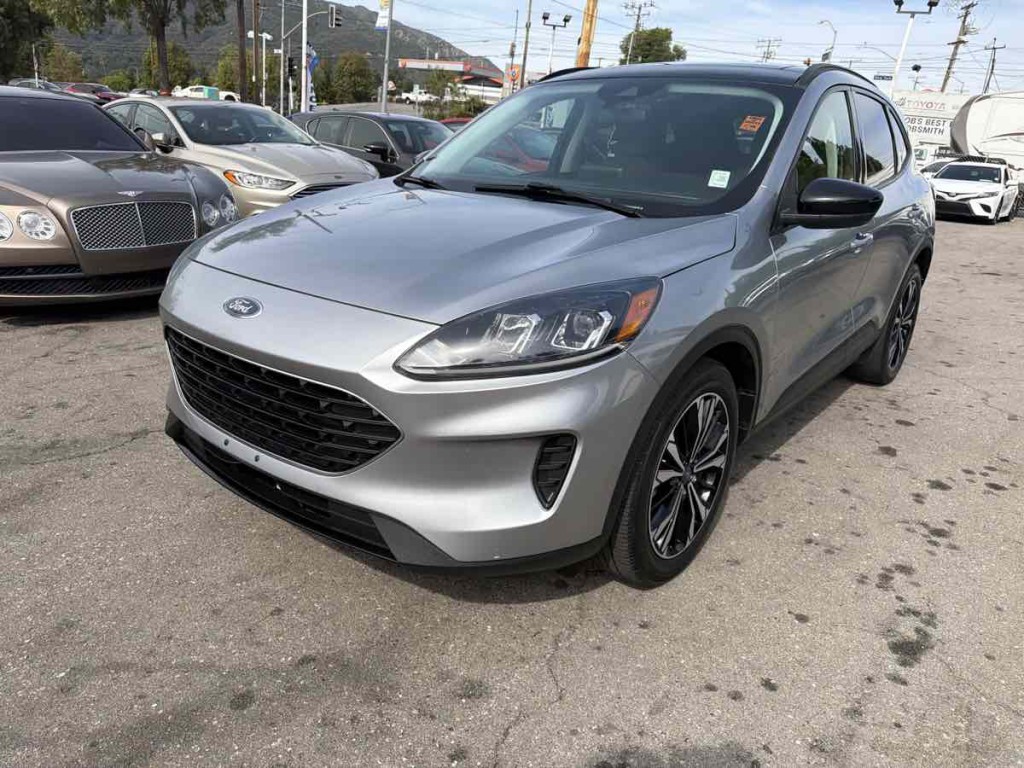 2022 Ford Escape Image 2