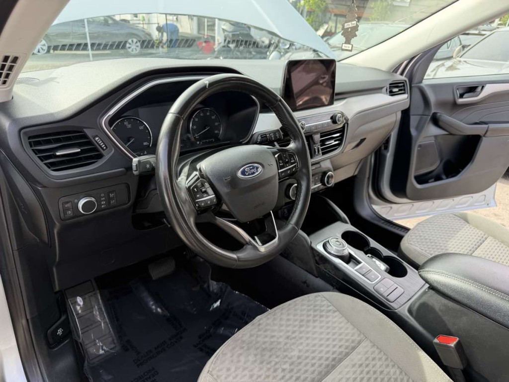 2022 Ford Escape Image 9