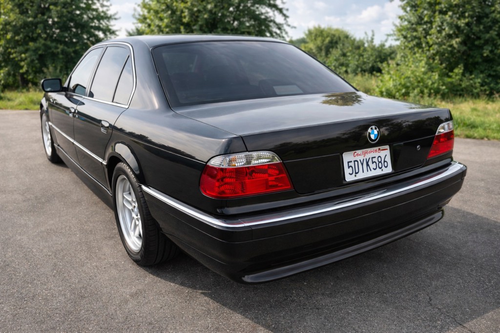 2000 BMW 7 Series Image 3