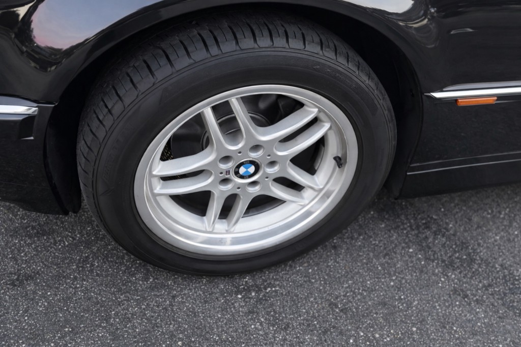 2000 BMW 7 Series Image 4