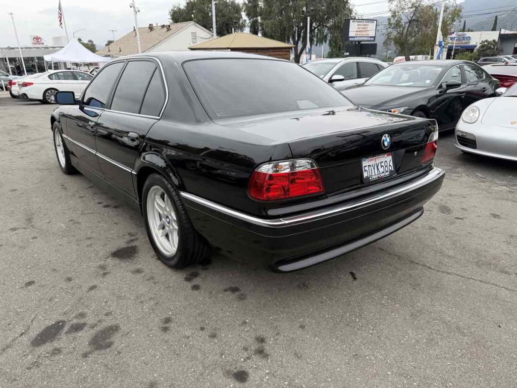 2000 BMW 7 Series Image 9