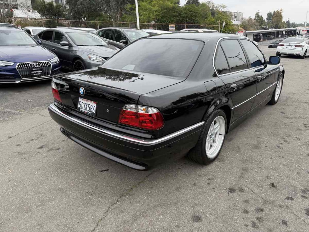 2000 BMW 7 Series Image 10