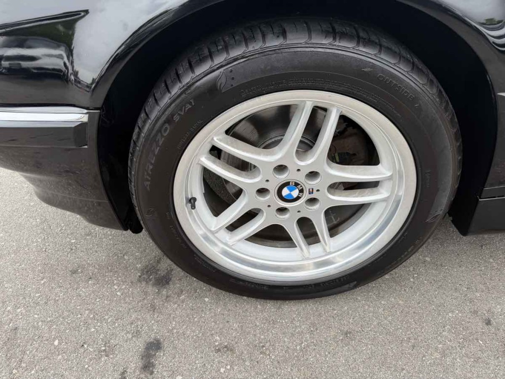 2000 BMW 7 Series Image 11