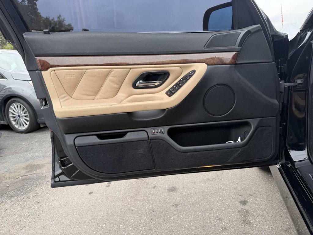 2000 BMW 7 Series Image 13