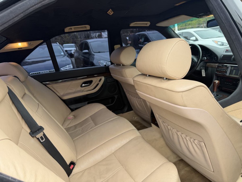 2000 BMW 7 Series Image 19