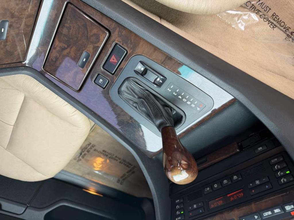 2000 BMW 7 Series Image 20