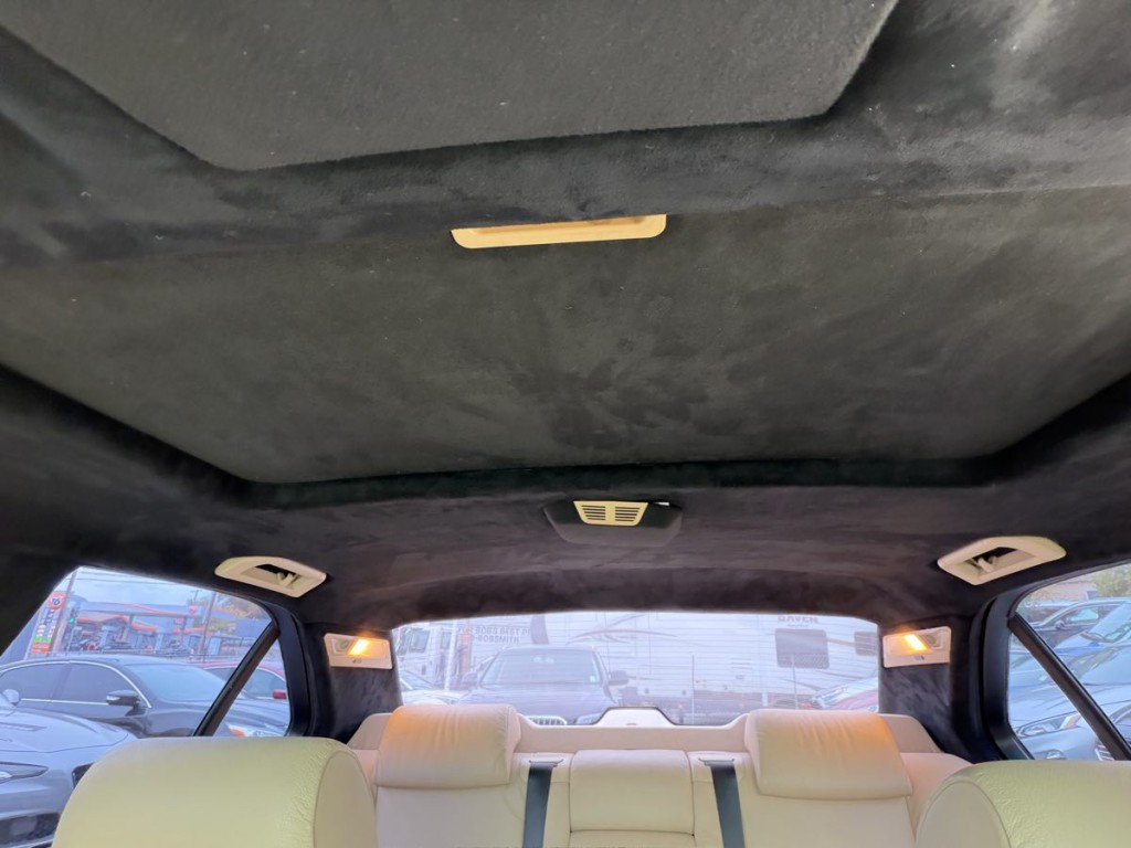 2000 BMW 7 Series Image 26