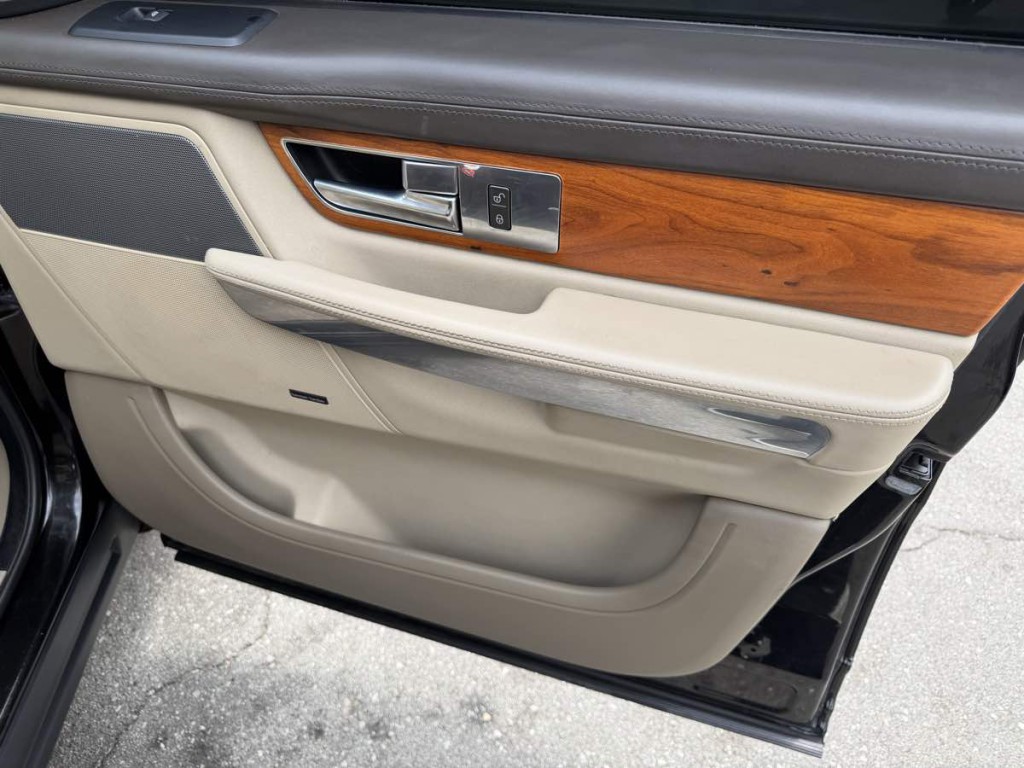 2011 Land Rover Range Rover Sport Image 10