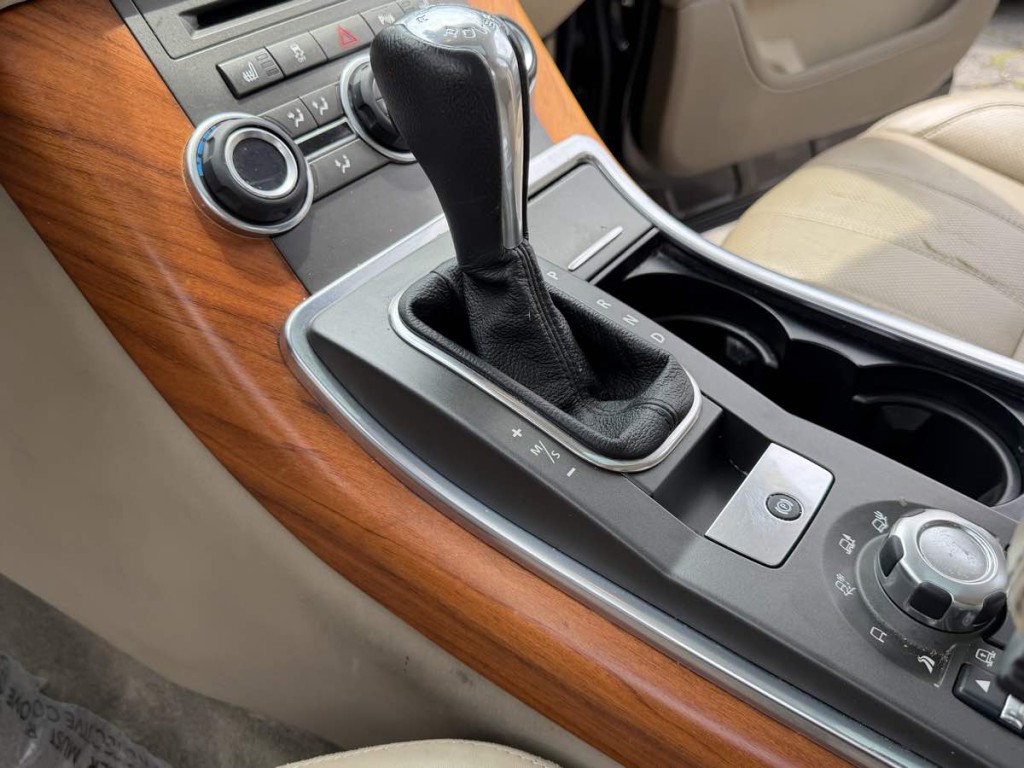 2011 Land Rover Range Rover Sport Image 17