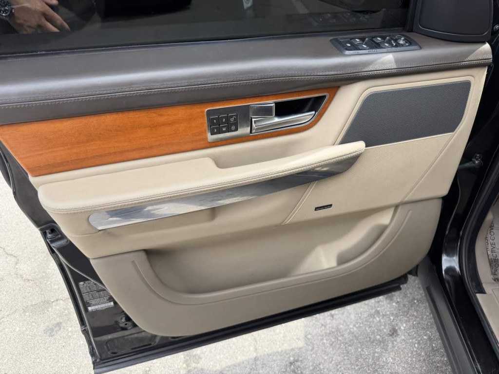 2011 Land Rover Range Rover Sport Image 21