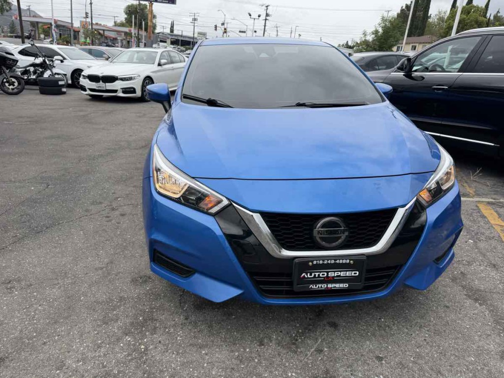 2021 Nissan Versa Image 2