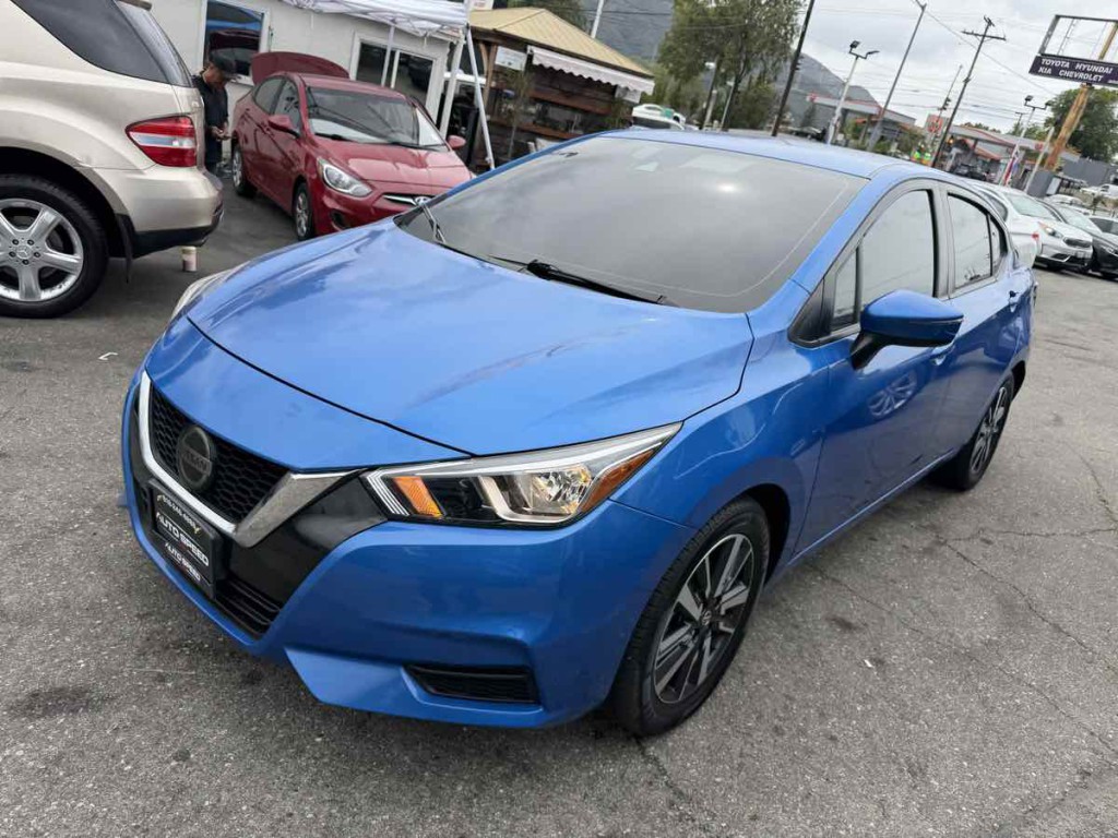2021 Nissan Versa Image 3