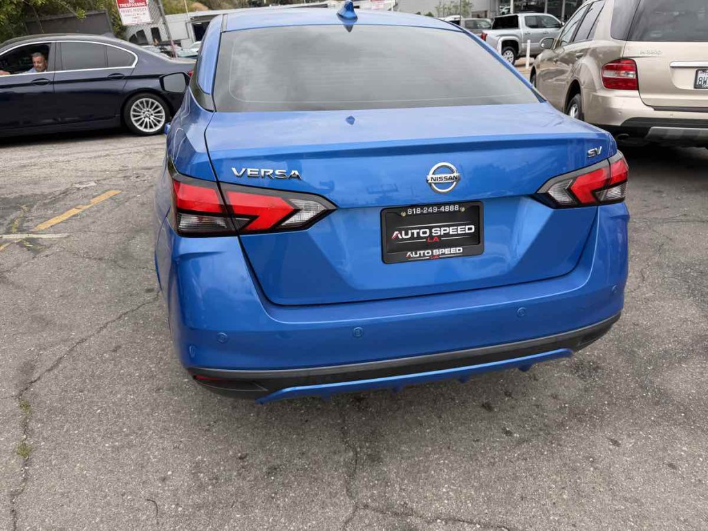 2021 Nissan Versa Image 5