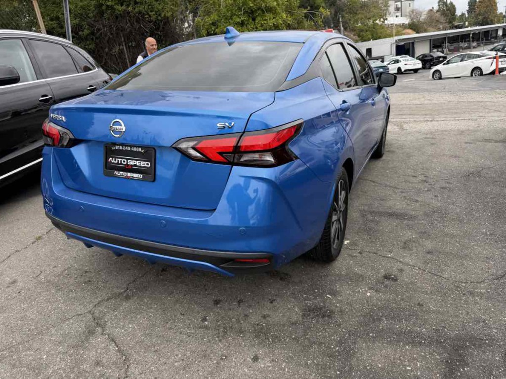 2021 Nissan Versa Image 6