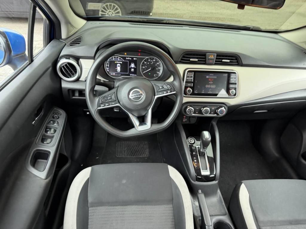 2021 Nissan Versa Image 10