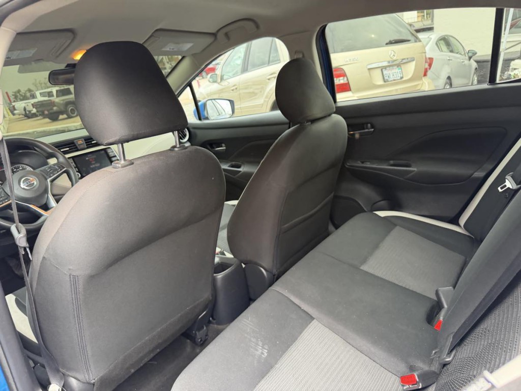 2021 Nissan Versa Image 11