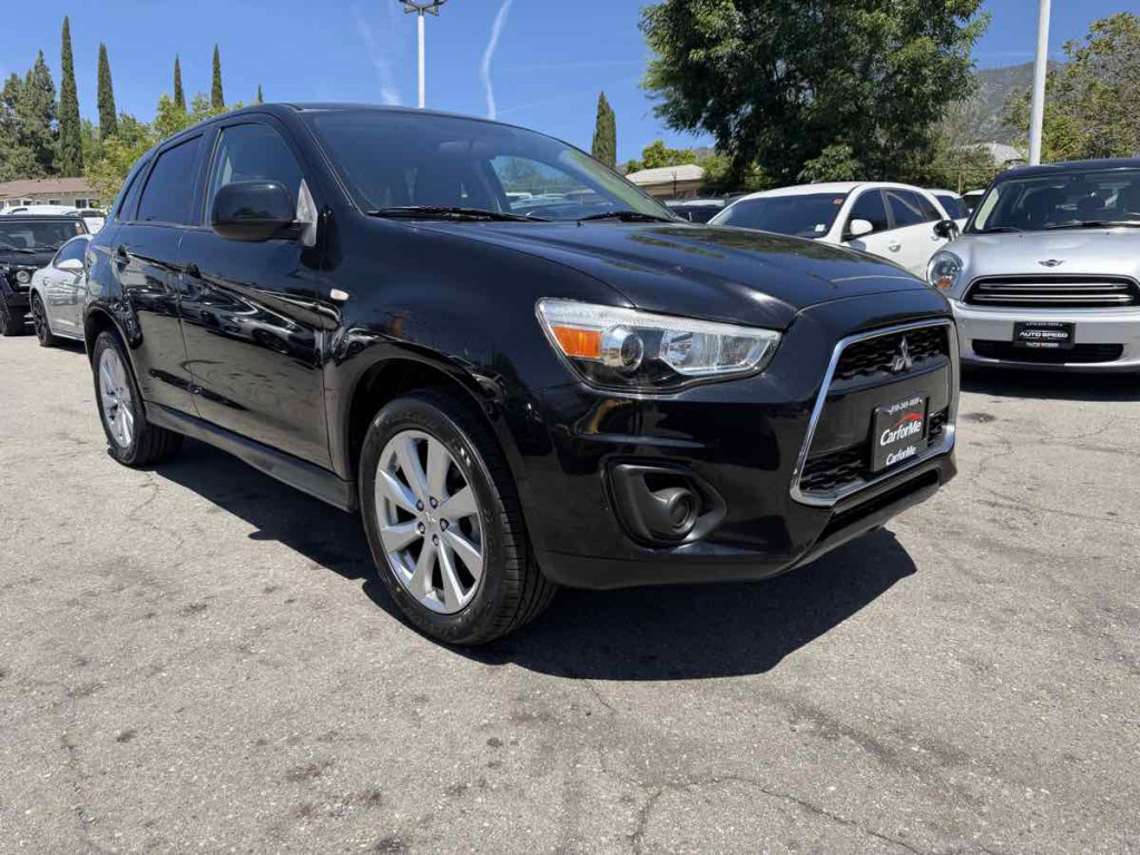 2013 Mitsubishi Outlander Image 1