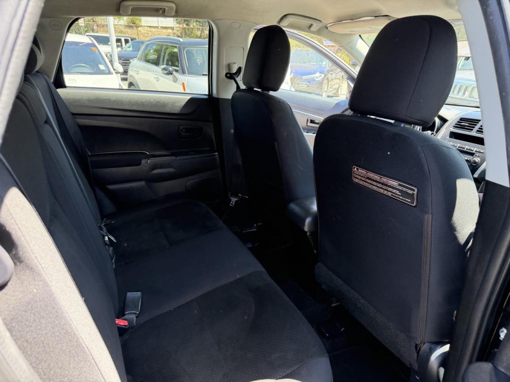 2013 Mitsubishi Outlander Image 15