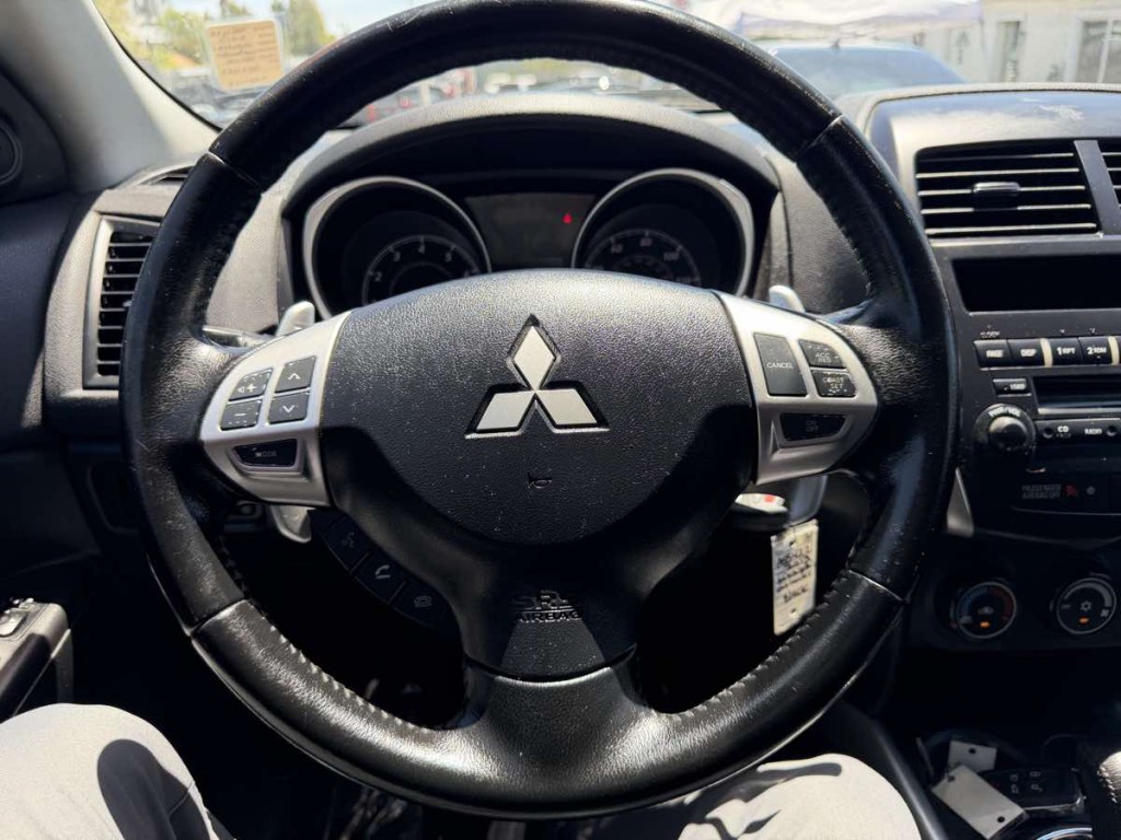 2013 Mitsubishi Outlander Image 19