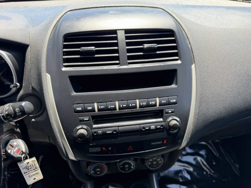 2013 Mitsubishi Outlander Image 20