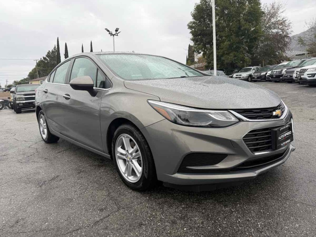 2017 Chevrolet Cruze Image 1