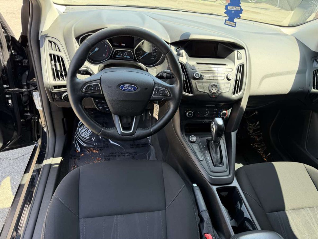 2016 Ford Focus Image 9