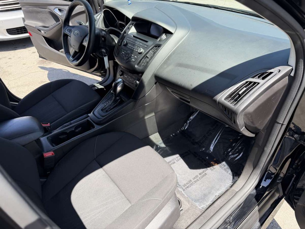 2016 Ford Focus Image 12