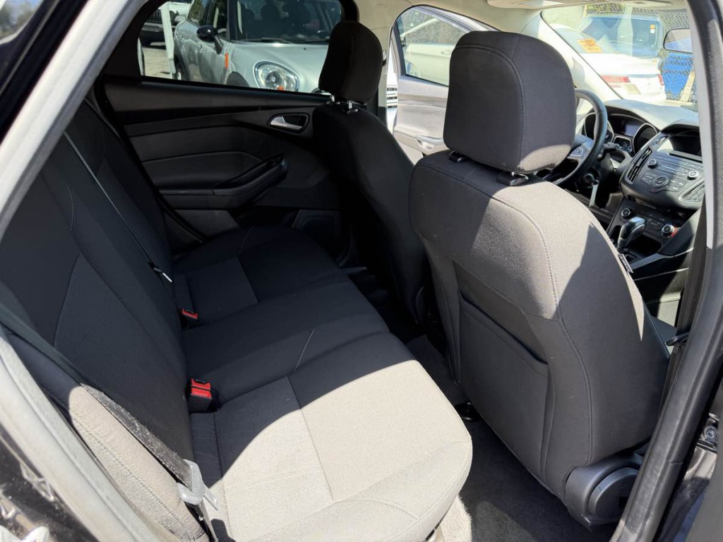 2016 Ford Focus Image 14