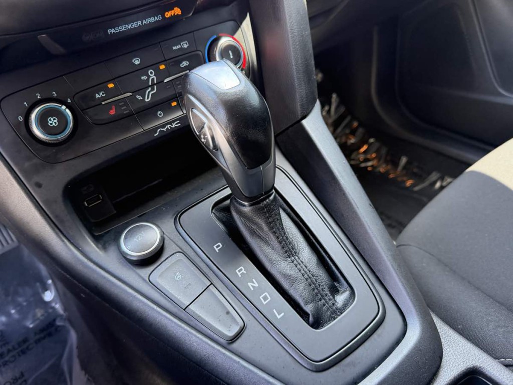 2016 Ford Focus Image 15