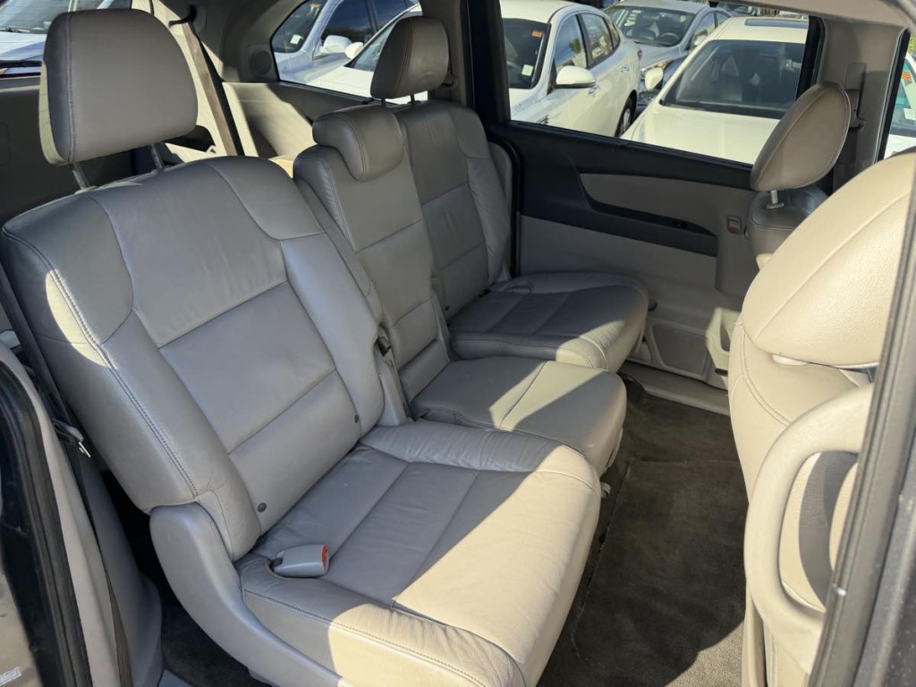 2012 Honda Odyssey Image 10