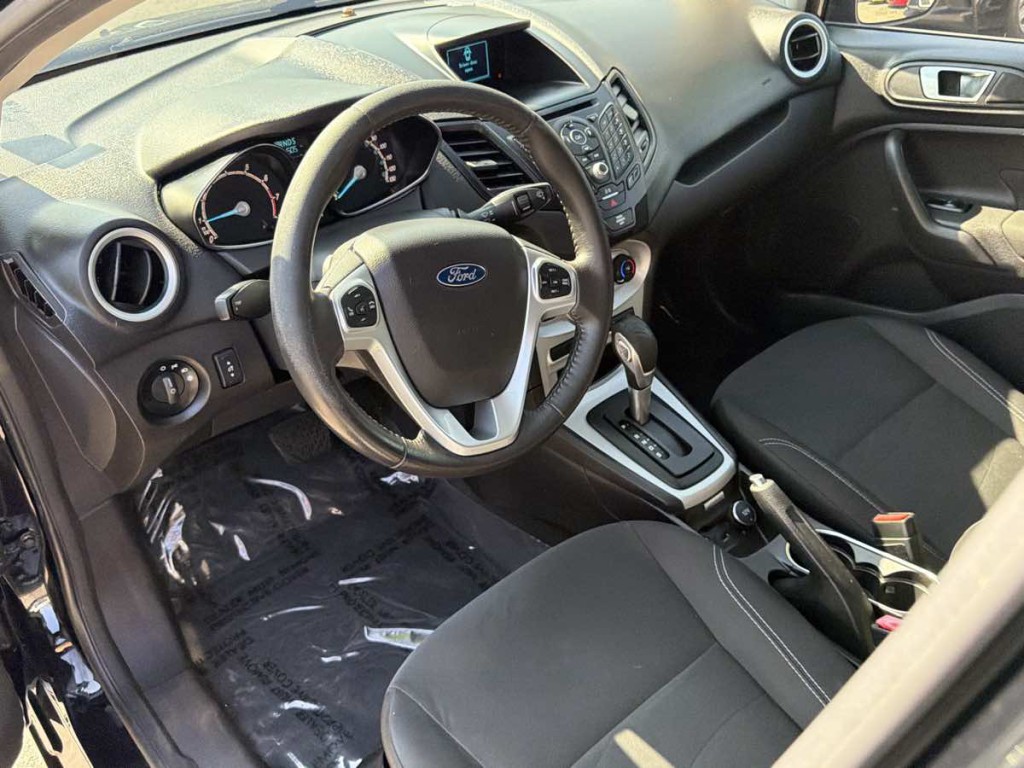 2016 Ford Fiesta Image 9