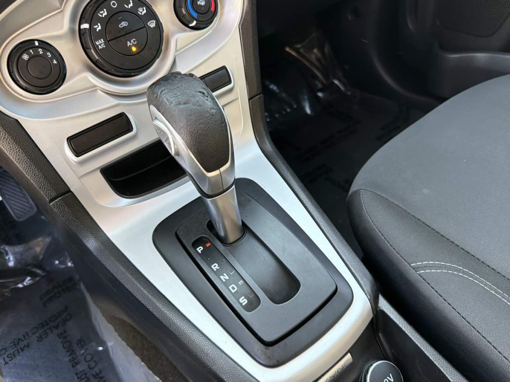 2016 Ford Fiesta Image 13