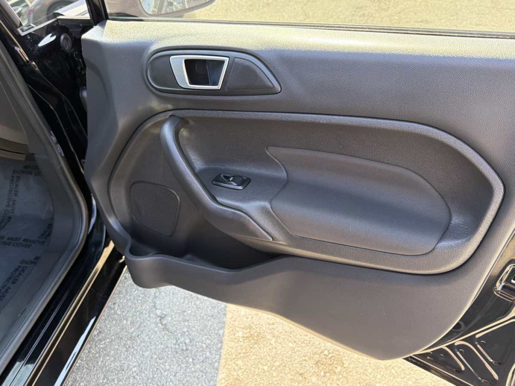 2016 Ford Fiesta Image 14